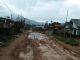Kondisi infrastruktur jalan Liang Melas Datas, Kabupaten Karo yang berlumpur menyulitkan transportasi. (Foto: Istimewa)